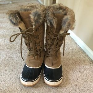 Northside woman snow boots size 7